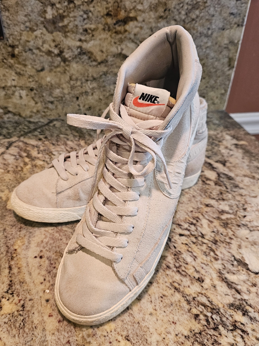 Nike Blazer Mid Premium Men's High-Top Suede Sneakers in Light Beige